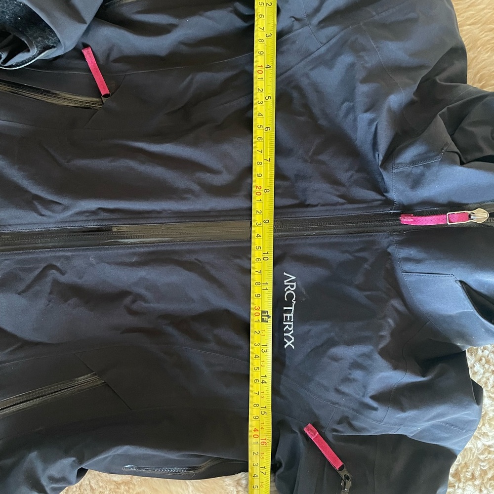 Arc’teryx Alpha AR Jacket - Picture 7 of 8